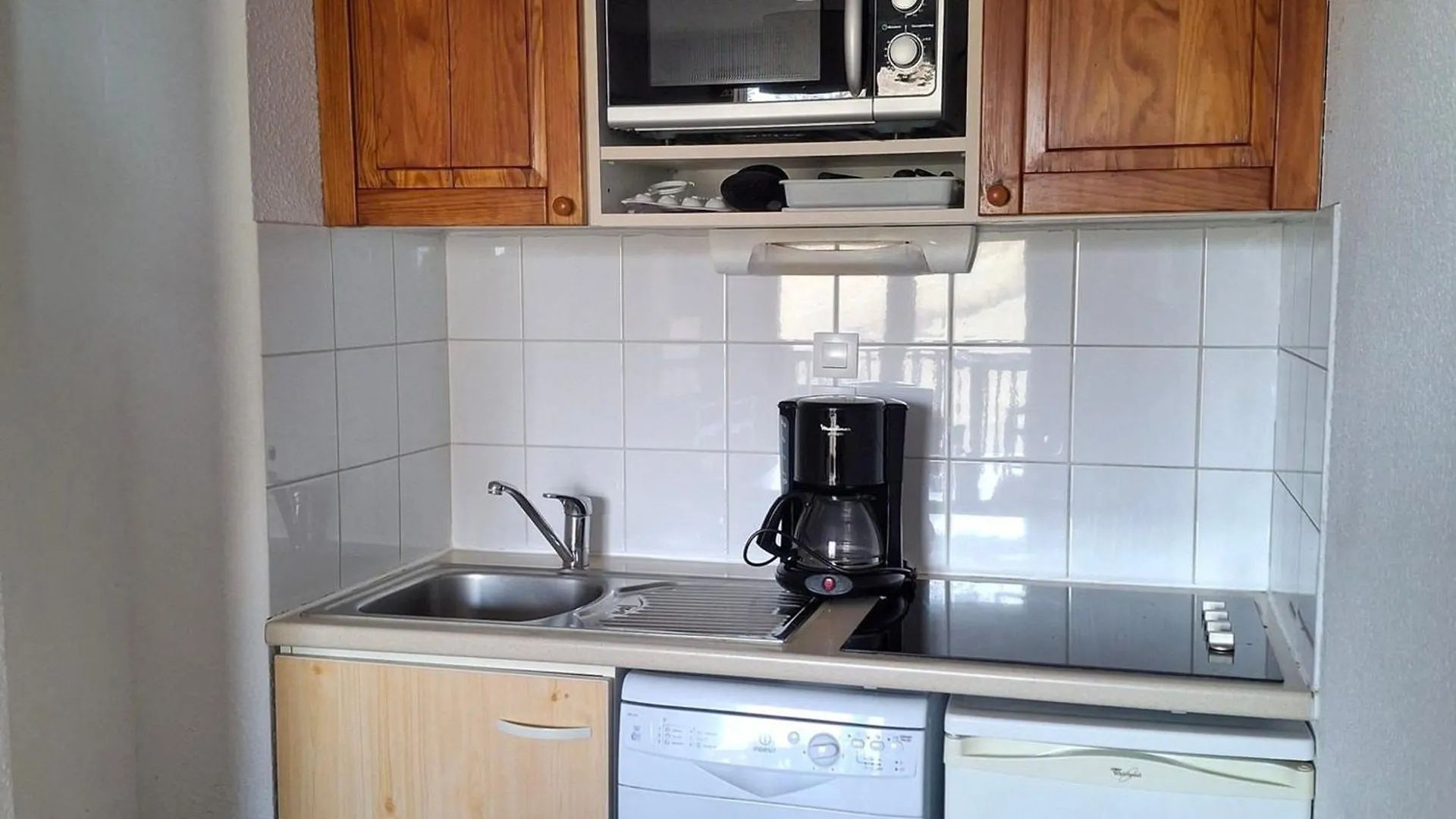 Confortable T2 Pour 4 Pers. Avec Balcon A Saint-Francois-Longchamp - Fr-1-807-131 Apartmán